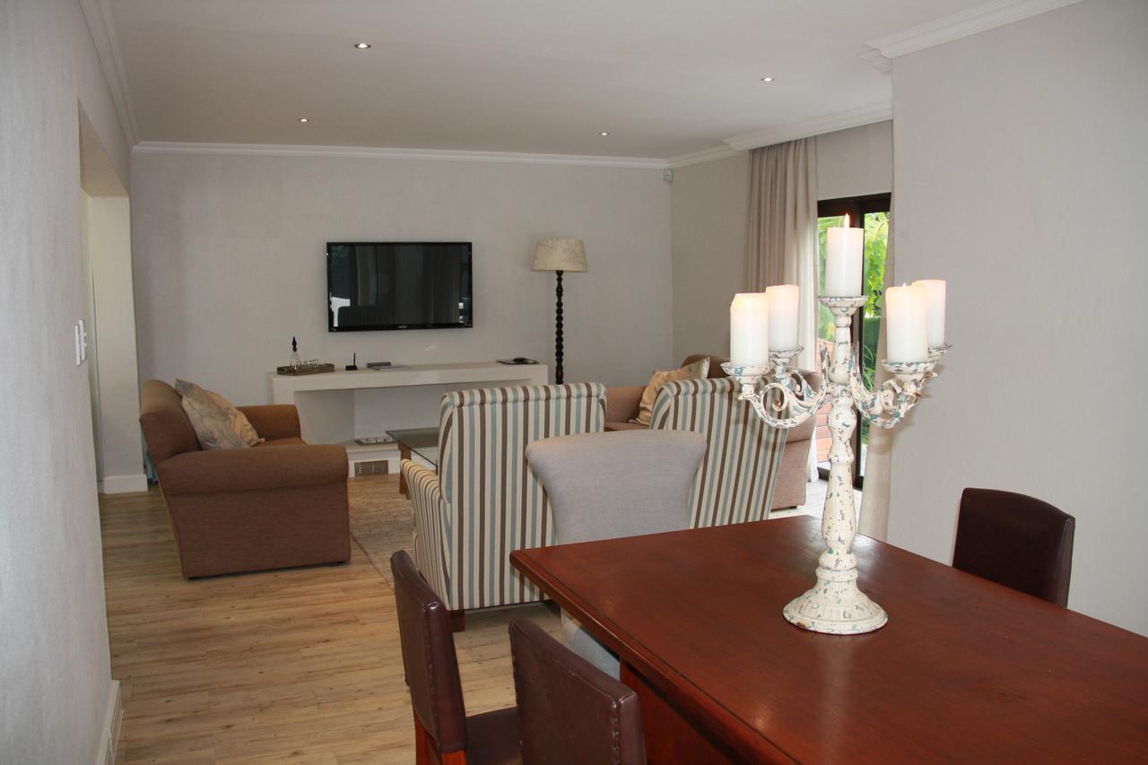 Supertubes Guesthouse Jeffreys Bay Extérieur photo